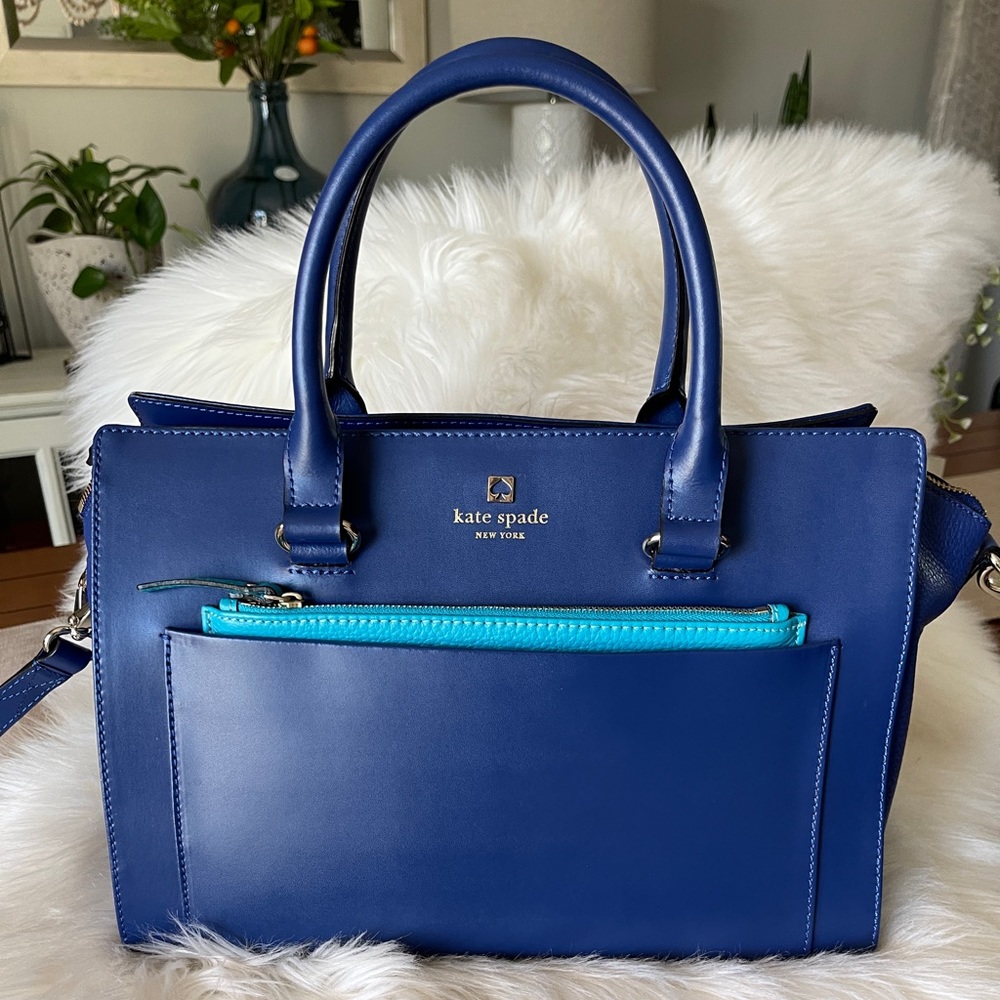 Like new (used) Kate spade crossbody bag